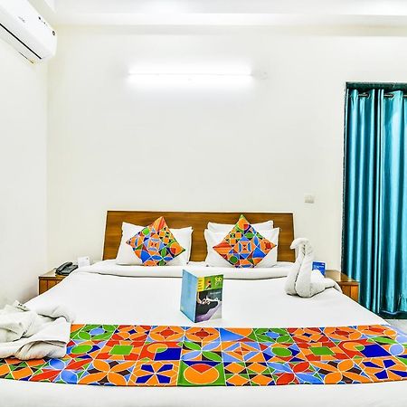 Fabhotel Merriment Noida Bagian luar foto