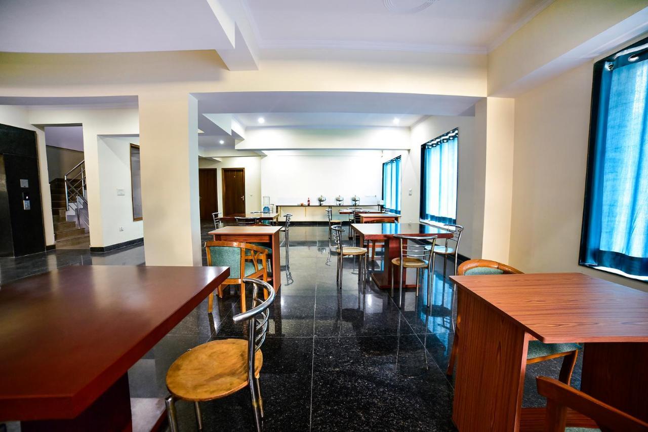 Fabhotel Merriment Noida Bagian luar foto