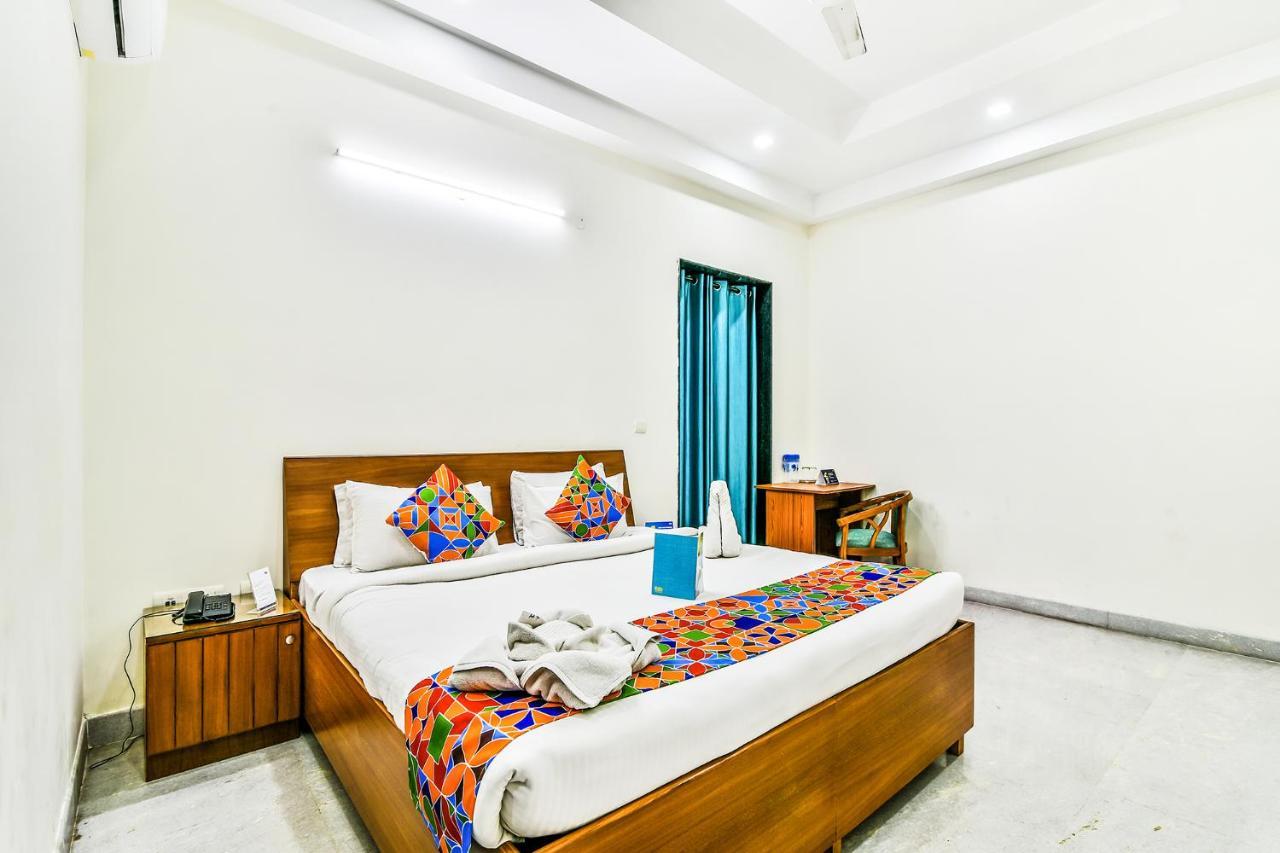 Fabhotel Merriment Noida Bagian luar foto